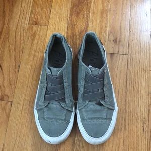 Army green Blowfish sneakers Sz 9